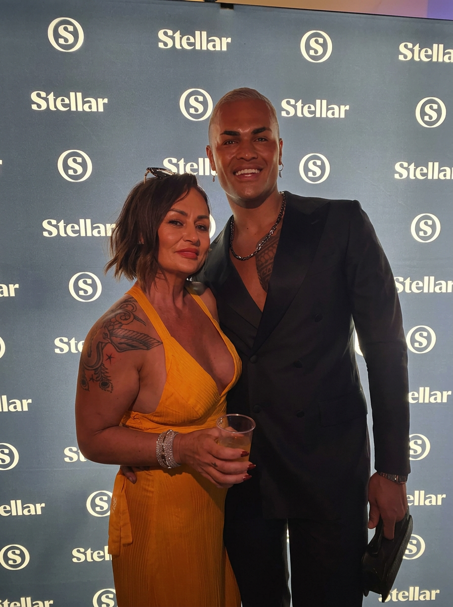 Seaneen at a Stellar Hair event